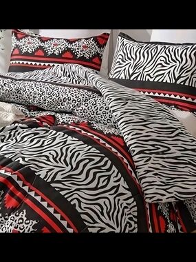 3pc Black, White & Red Animal Print Comforter Set
